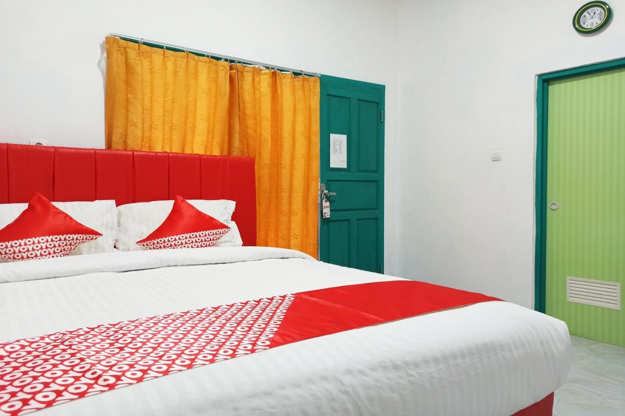 Oyo 2611 Hotel Krui Syariah ภายนอก รูปภาพ