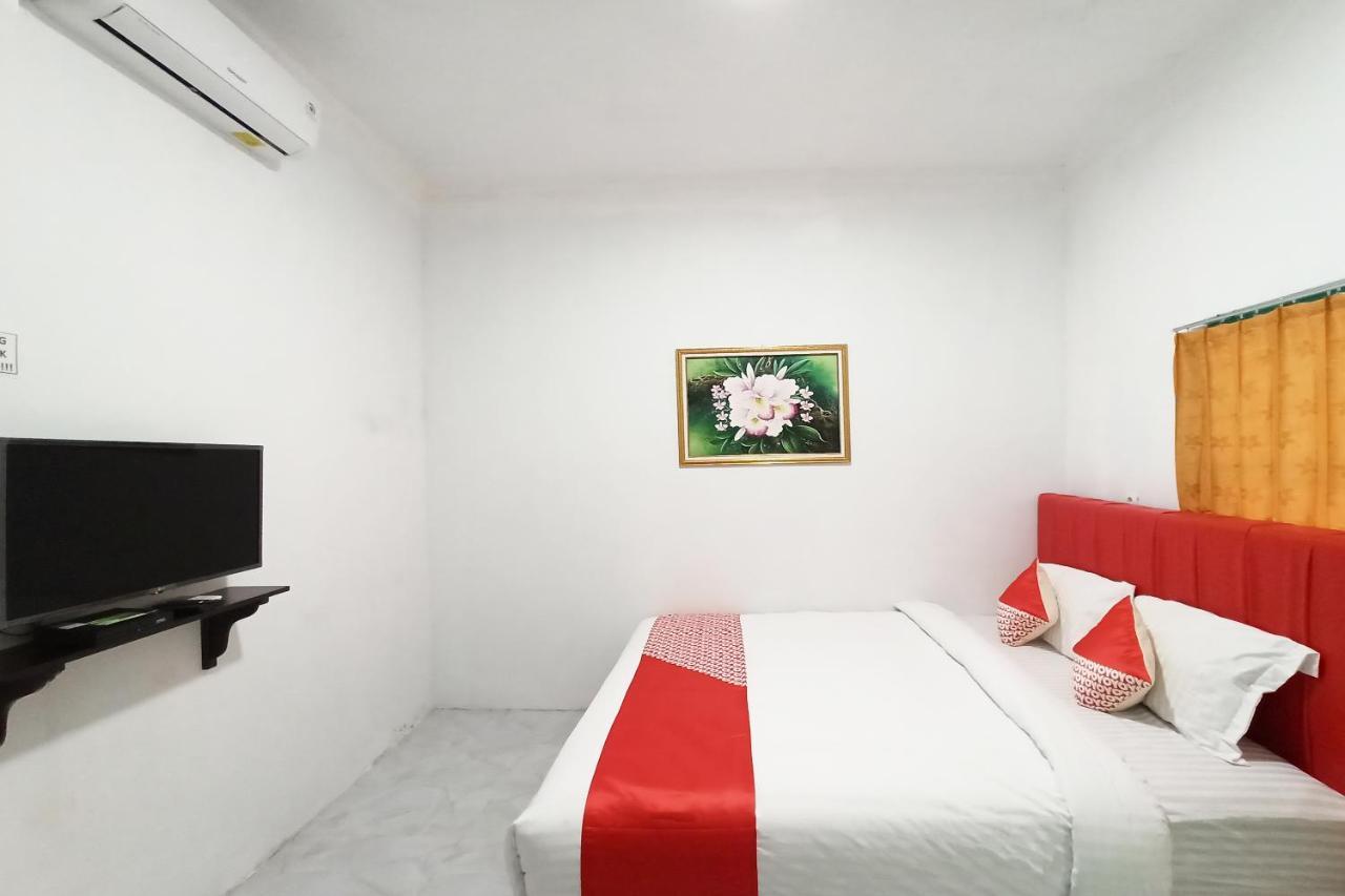 Oyo 2611 Hotel Krui Syariah ภายนอก รูปภาพ